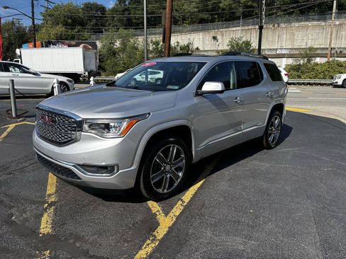 Used 2017 GMC Acadia Denali AWD/4WD image 3