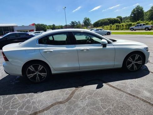 Used 2022 Volvo S60 B5 Inscription w/ Advanced Package FWD image 3
