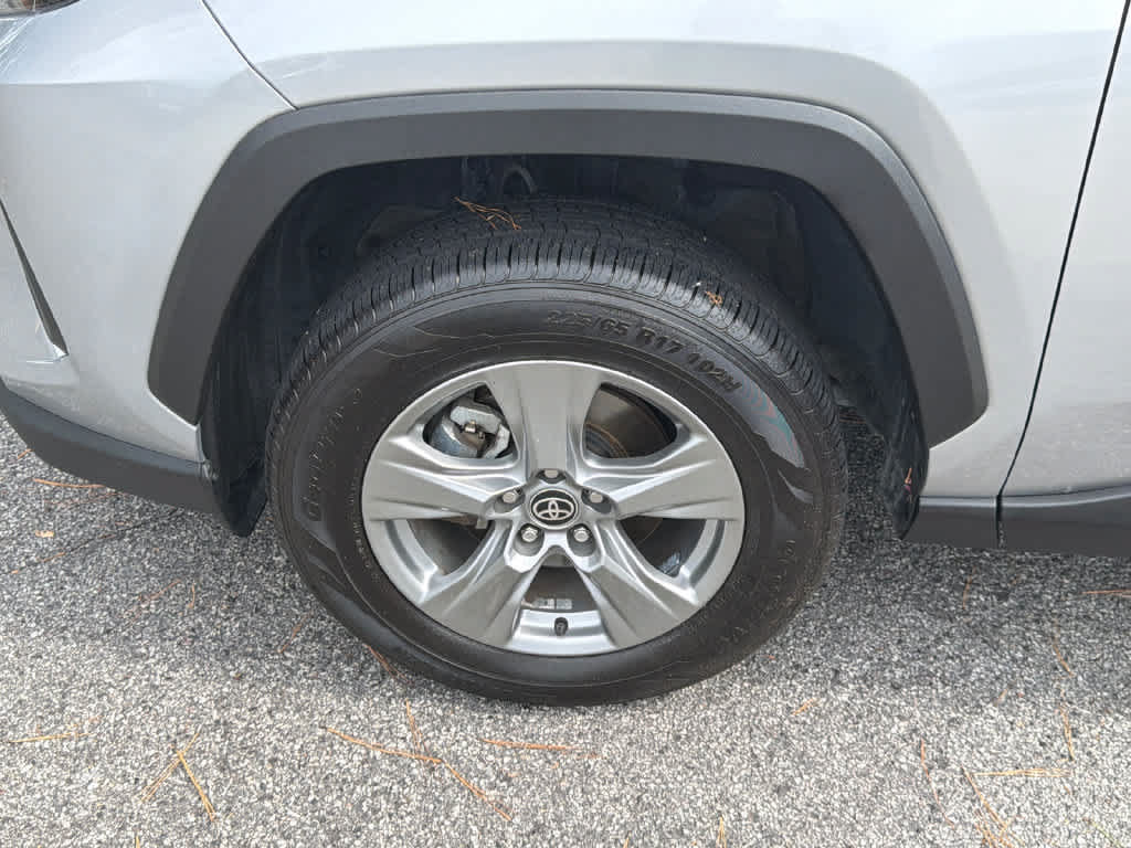 Used 2024 Toyota RAV4 LE AWD/4WD image 9