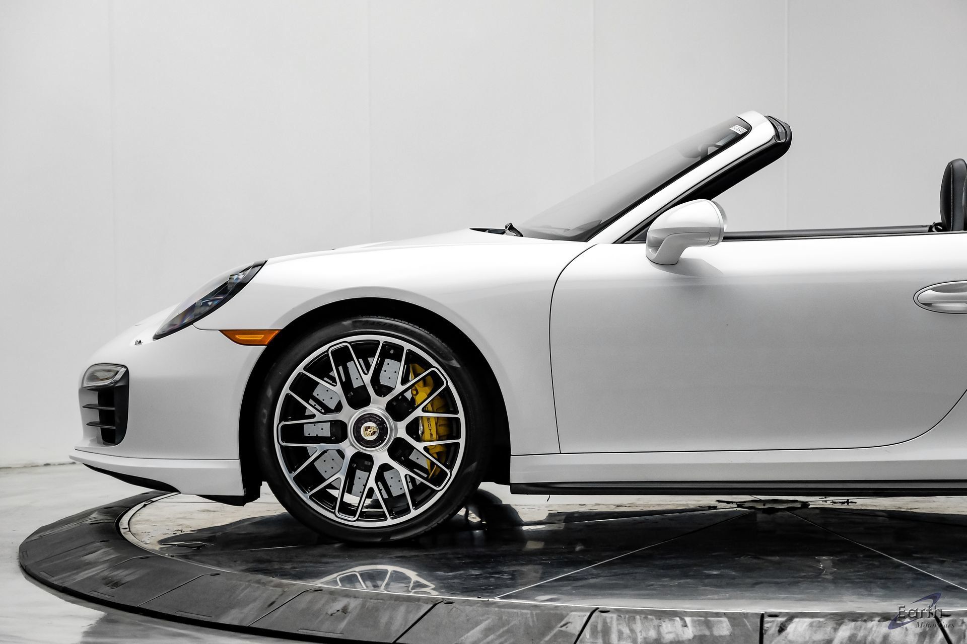 Used 2016 Porsche 911 Turbo S AWD/4WD image 8