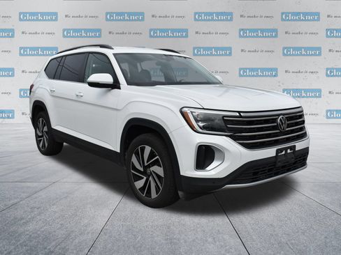 Used 2025 Volkswagen Atlas SE AWD/4WD image 3