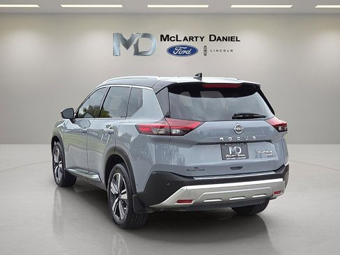 Used 2022 Nissan Rogue Platinum w/ Head-Up Display Package image 4