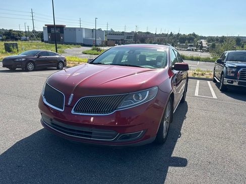 Used 2013 Lincoln MKS AWD image 5