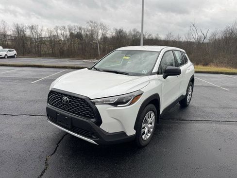 Certified 2025 Toyota Corolla Cross L image 8