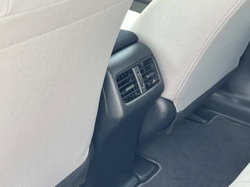 Used 2016 Honda CR-V LX image 20