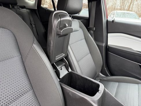 Used 2025 Chevrolet Trax LT w/ LT Convenience Package image 37