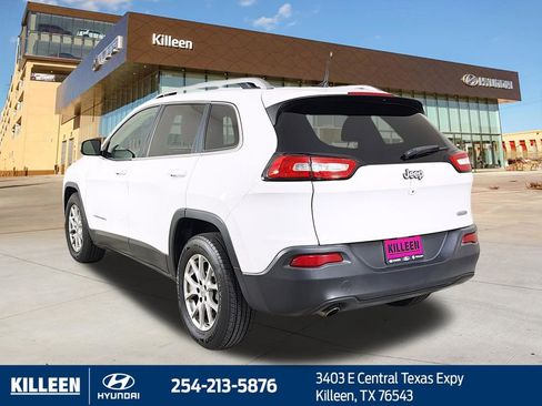 Used 2016 Jeep Cherokee Latitude w/ Comfort & Sound Group FWD image 5