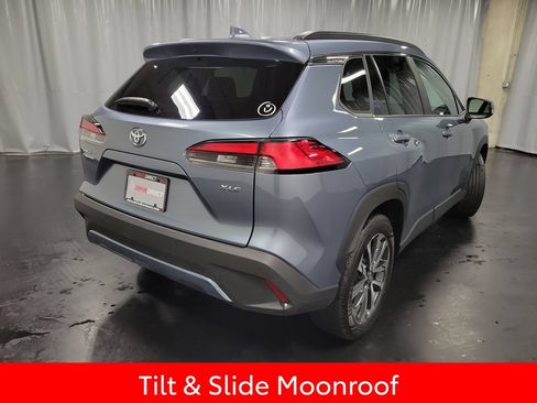 Used 2023 Toyota Corolla Cross XLE w/ Convenience Package FWD image 8