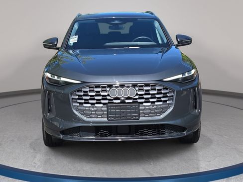 Used 2025 Audi Q5 Premium Plus w/ Premium Plus AWD/4WD image 2