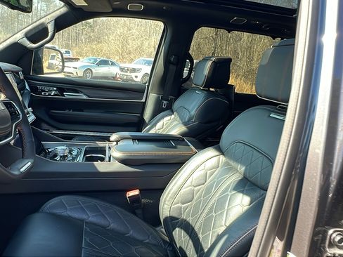 Used 2025 Jeep Grand Wagoneer L Series III w/ Rear Seat Video Group 1 image 17