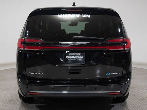 Used 2024 Chrysler Pacifica Limited FWD image 15