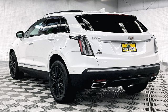 Used 2025 Cadillac XT5 Sportv w/ Technology Package AWD/4WD image 2
