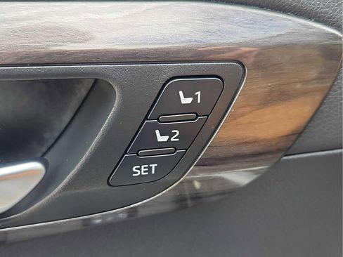 Used 2026 Toyota Highlander Platinum AWD/4WD image 16