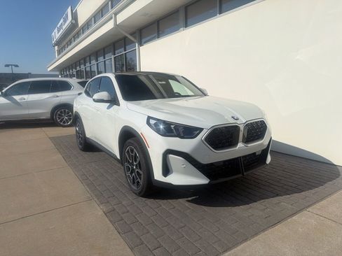 New 2026 BMW X2 xDrive28i w/ Convenience Package AWD/4WD image 1