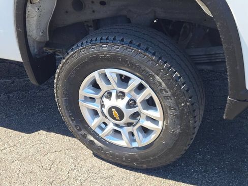 Used 2021 Chevrolet Silverado 2500 LT AWD/4WD image 19