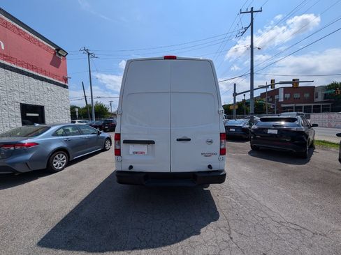 Used 2019 Nissan NV 2500 SV RWD image 7