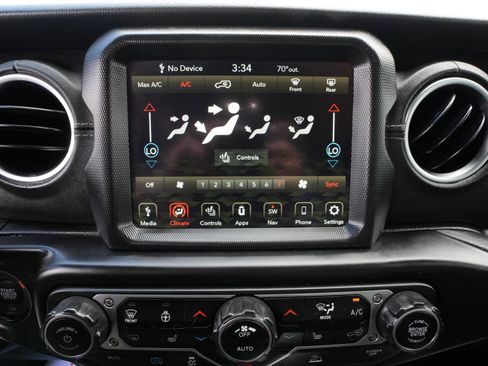 Used 2021 Jeep Wrangler Unlimited Sahara w/ Cold Weather Group AWD/4WD image 28