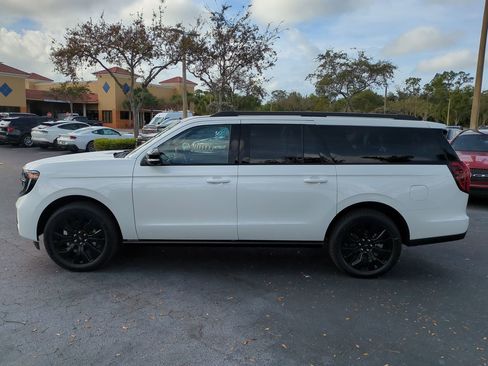 New 2025 Ford Expedition Max Platinum w/ Stealth Appearance Package image 7