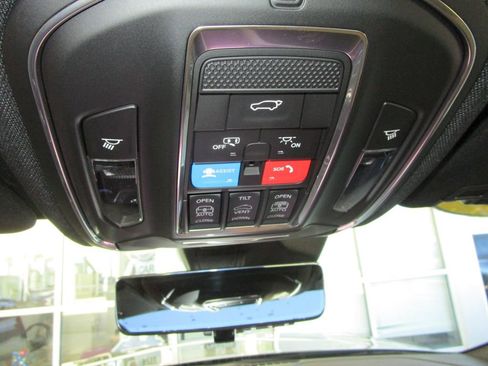 New 2025 Jeep Grand Cherokee L Limited w/ Luxury Tech Group II image 44