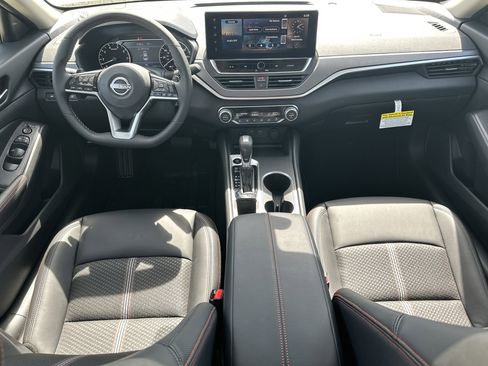 New 2026 Nissan Altima 2.5 SR w/ SR Midnight Edition Package FWD image 22