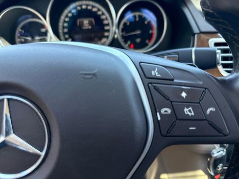 Used 2014 Mercedes-Benz E 250 BlueTEC 4MATIC Sedan image 28
