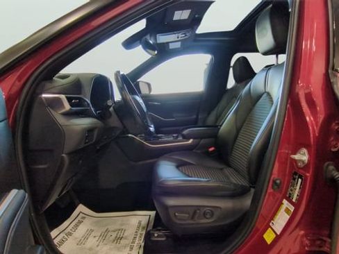 Used 2021 Toyota Highlander XSE AWD/4WD image 15