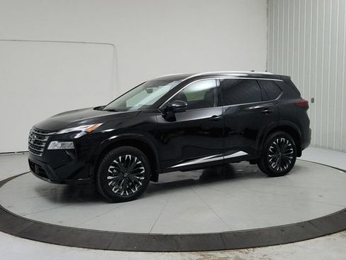 Used 2024 Nissan Rogue Platinum FWD image 3