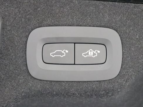 Used 2018 Volvo S90 T5 Momentum w/ Convenience Package AWD/4WD image 35