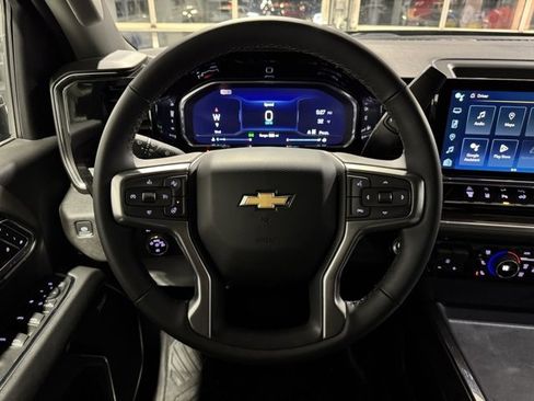 Used 2025 Chevrolet Silverado 2500 LTZ w/ LTZ Premium Package image 18