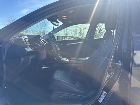 Used 2018 Honda Civic Touring image 11