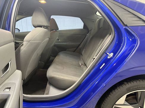 Used 2023 Hyundai Elantra SEL w/ Convenience Package image 19