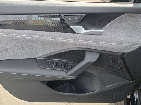 New 2026 Volkswagen Tiguan S FWD image 9