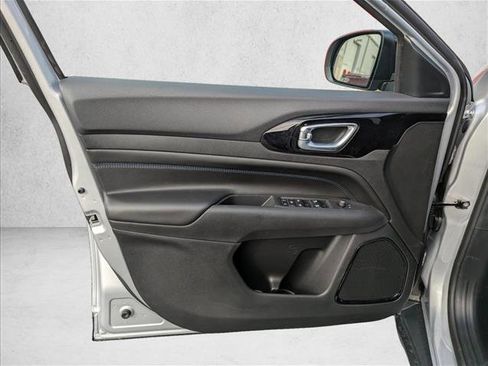 New 2026 Jeep Compass Latitude image 21