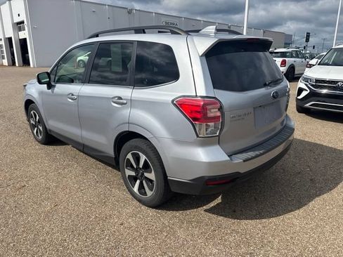 Used 2018 Subaru Forester 2.5i Limited AWD/4WD image 4