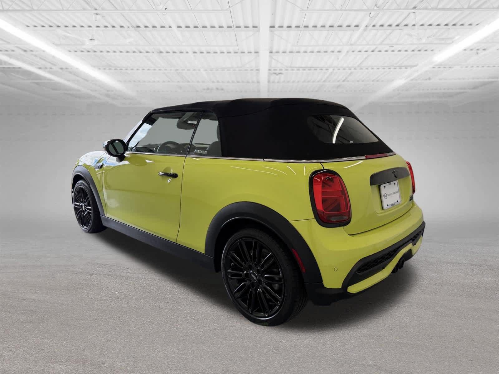 Used 2022 MINI Cooper S FWD image 3