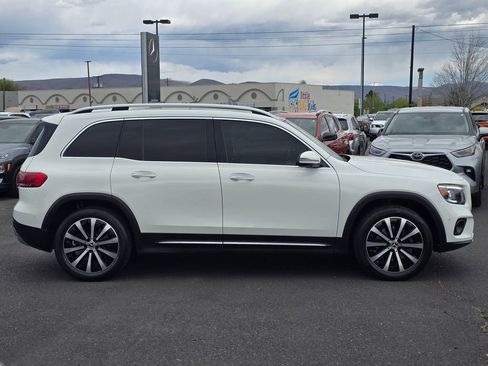 Used 2021 Mercedes-Benz GLB 250 4MATIC image 6