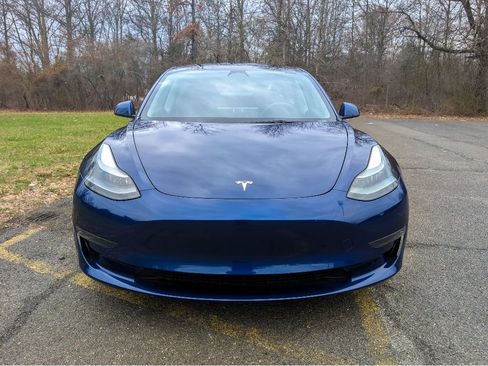 Used 2023 Tesla Model 3 Standard Range RWD image 2