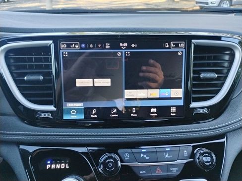 New 2026 Chrysler Pacifica Select image 28