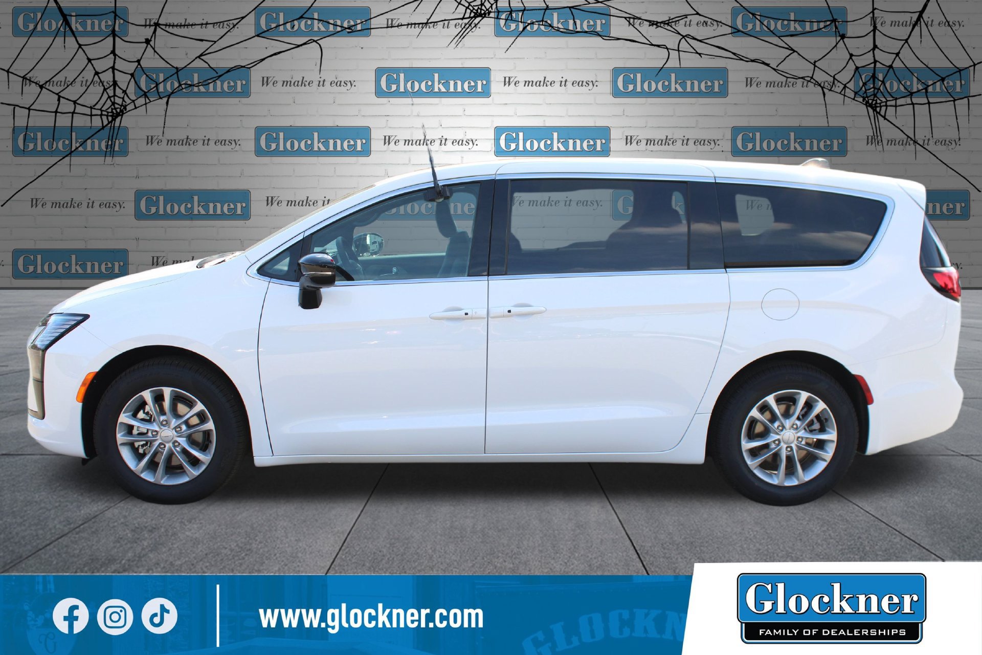 New 2027 Chrysler Pacifica Select FWD image 9