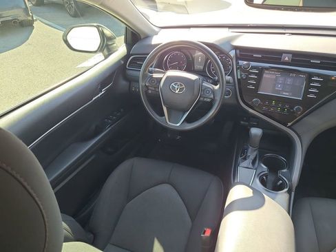 Used 2019 Toyota Camry LE image 7