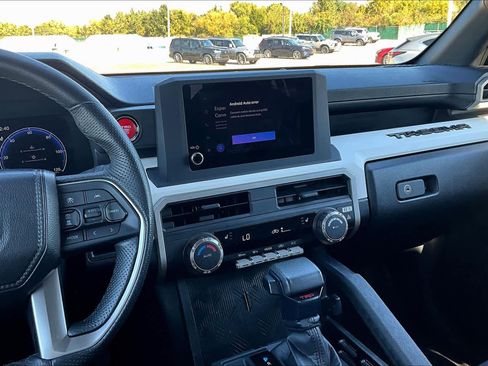 Used 2024 Toyota Tacoma TRD Off-Road image 6