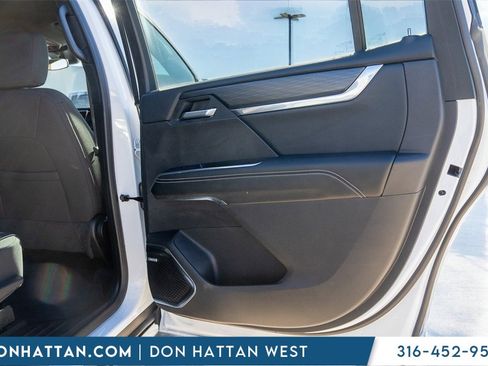 Used 2025 GMC Acadia Elevation image 27