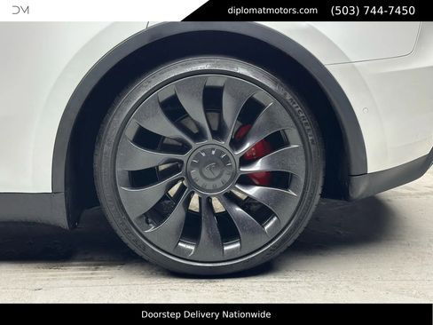 Used 2022 Tesla Model Y Performance image 35