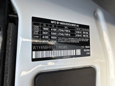 Used 2025 Mercedes-Benz Sprinter 2500 image 16