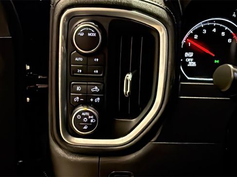 Used 2021 Chevrolet Silverado 1500 LT Trail Boss w/ Convenience Package II image 33