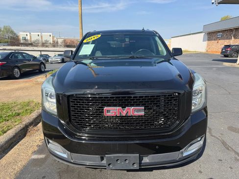 Used 2015 GMC Yukon SLT RWD image 2