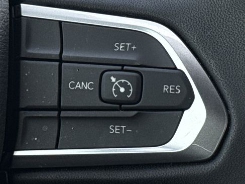 Used 2024 Jeep Compass Latitude w/ Altitude Special Edition image 19