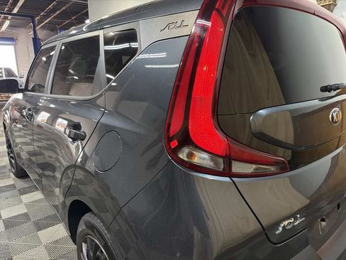 Used 2020 Kia Soul LX FWD image 9