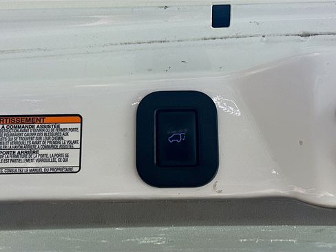Used 2015 Toyota Sienna SE FWD image 30