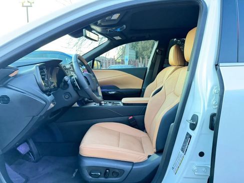 Used 2025 Lexus RX 350 w/ Convenience Package image 10